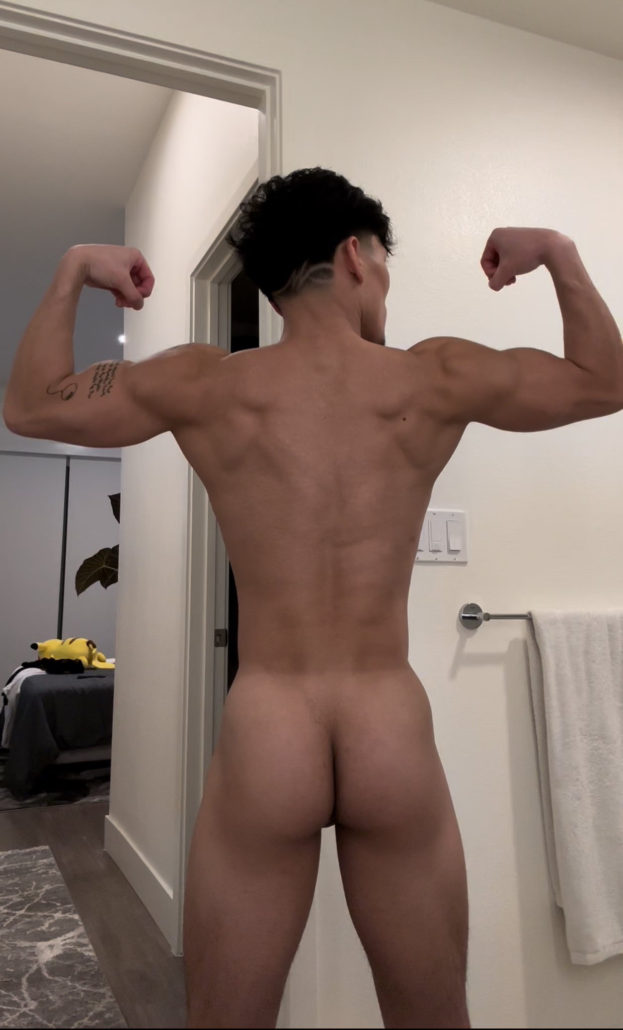 Beautiful round asses guys fine welcome gay porn